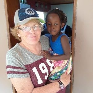 Meet your Posher, Lauri